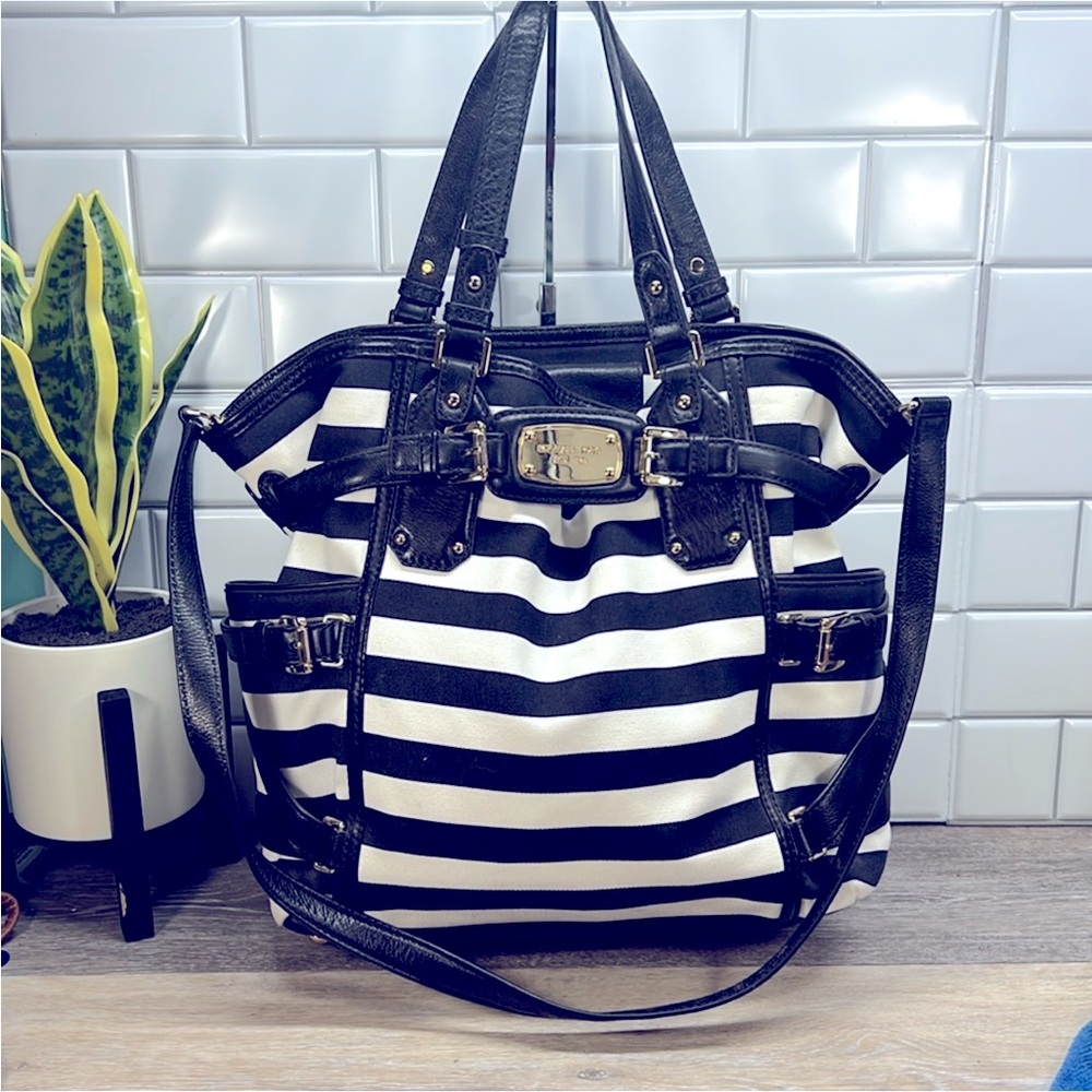 MIchael Kors Leather Trimmed black white bag EUC approx 16” x 15”